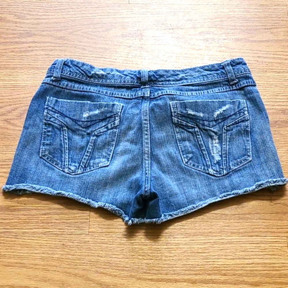 MILEY CYRUS MAX AZRIA CUTOFFS SHORTS 11